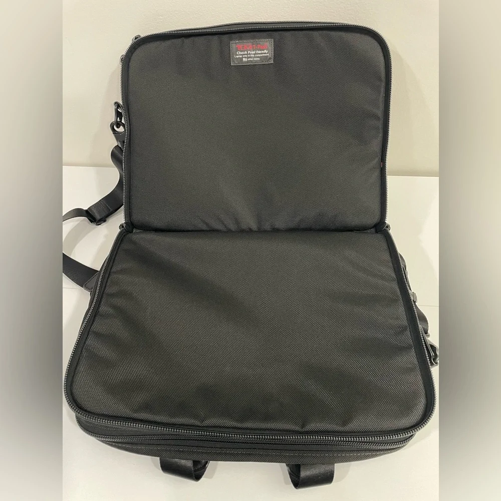 Tumi Alpha T-Pass 26145DH Travel Bag‎ expandable Laptop Brief Luggage Black